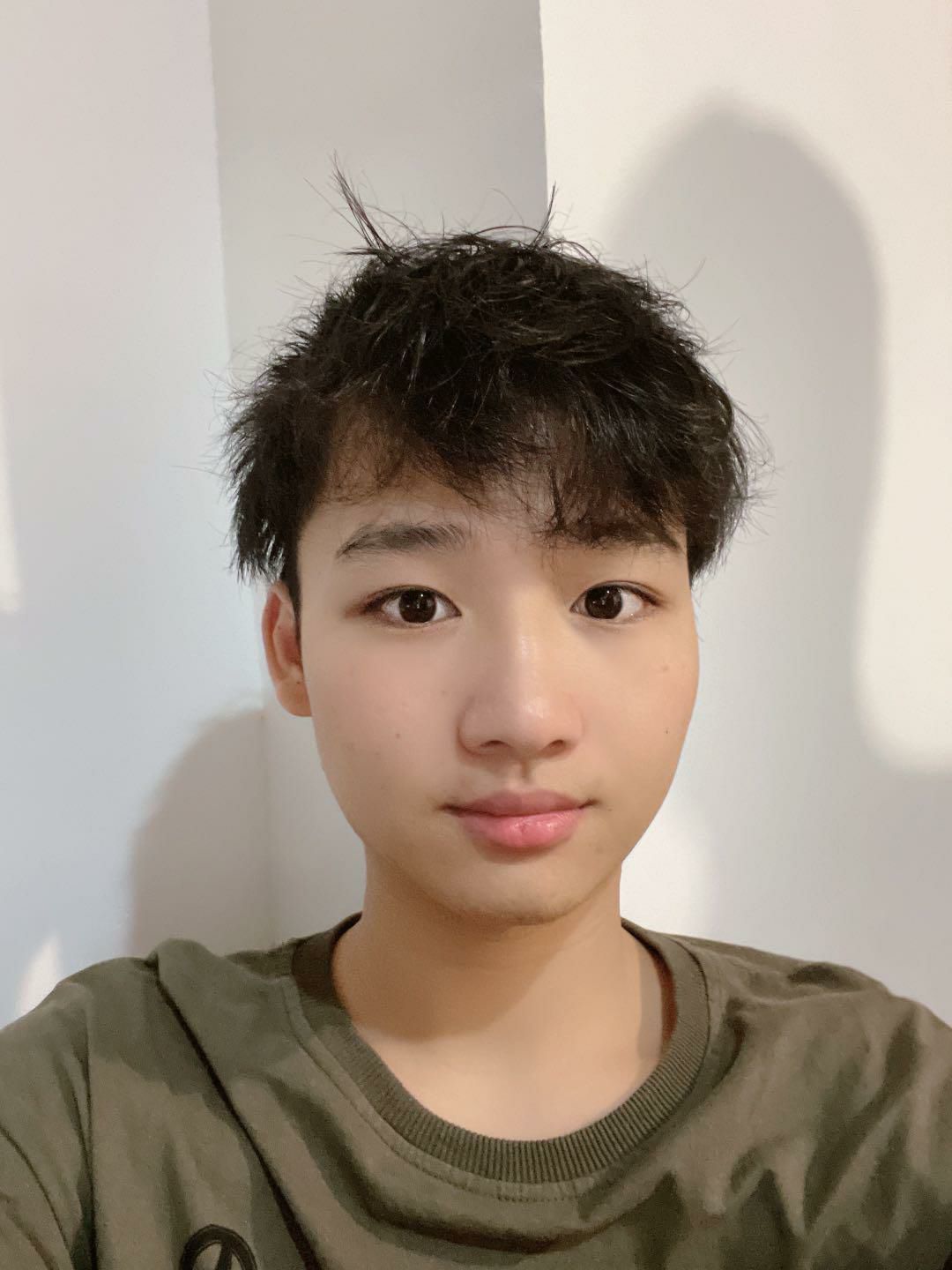 黄佳洋